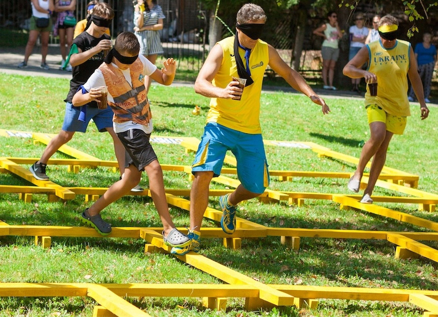 EMOTIONAL TEAMBUILDING & TRAININGS / ideas / options / implementation / go to section…