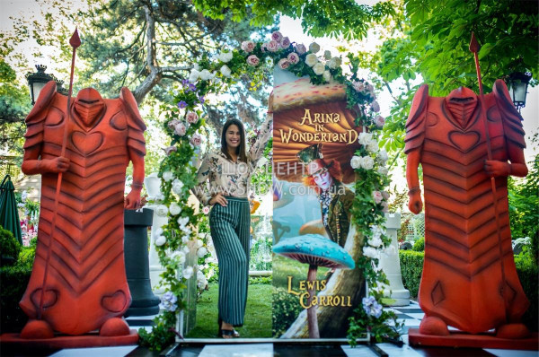 CHILDREN'S PARTIES / go to section…