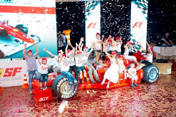 CHILDREN'S PARTIES / go to section…