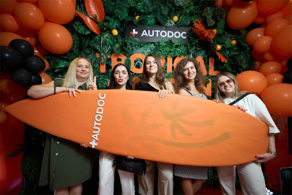 EMOTIONAL TEAMBUILDING & TRAININGS / ideas / options / implementation / go to section…