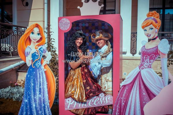 CHILDREN'S PARTIES / go to section…