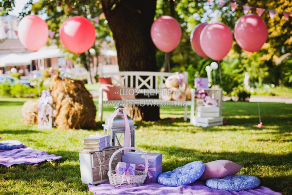 CHILDREN'S PARTIES / go to section…