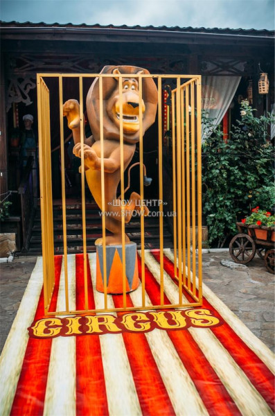 CHILDREN'S PARTIES / go to section…