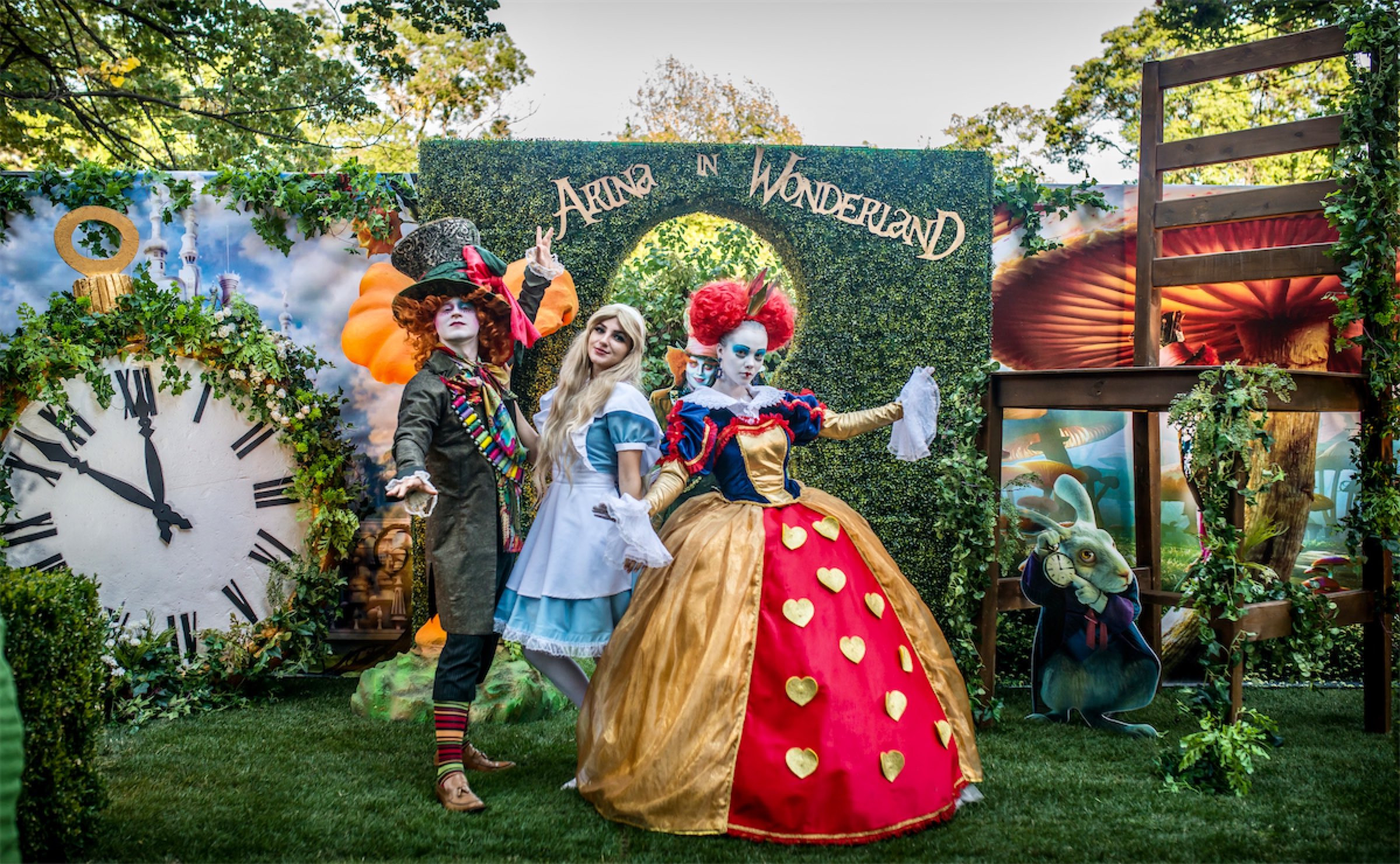 CHILDREN'S PARTIES / go to section…